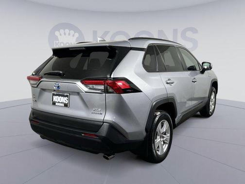 2021 Toyota RAV4 Hybrid XLE