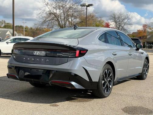 2025 Hyundai SONATA SEL
