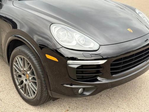 2018 Porsche Cayenne Platinum Edition