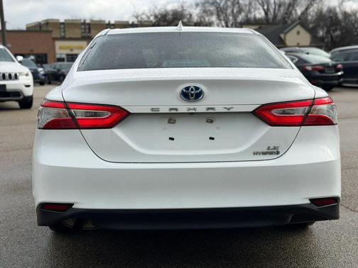 2019 Toyota Camry Hybrid SE
