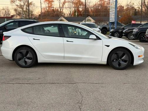 2023 Tesla Model 3 Standard Range