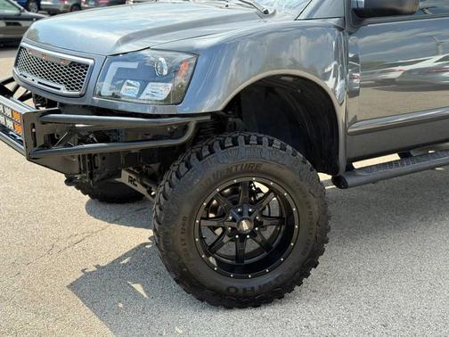 2012 Nissan Titan SV