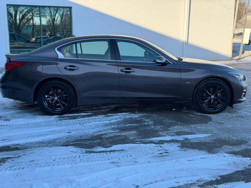 2015 INFINITI Q50 Premium