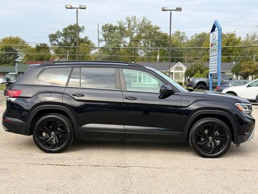 2022 Volkswagen Atlas 2.0T SE w/Technology 4MOTION