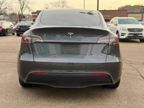 2024 Tesla Model Y Long Range Dual Motor All-Wheel Drive