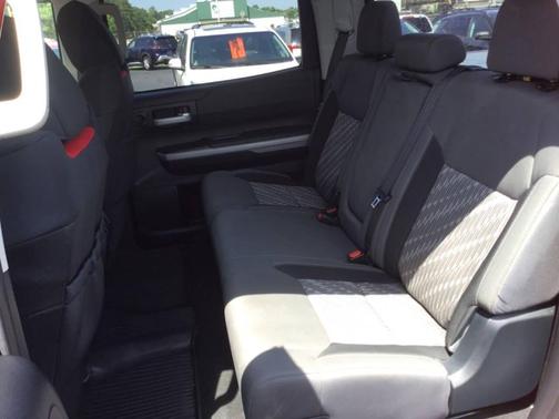 2018 Toyota Tundra SR5