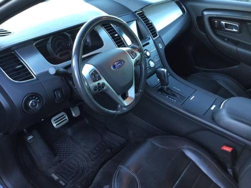 2016 Ford Taurus SHO