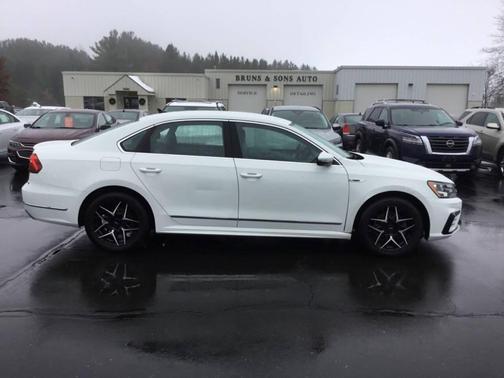 2017 Volkswagen Passat 1.8T R-Line w/Comfort