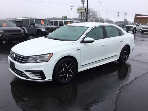 2017 Volkswagen Passat 1.8T R-Line w/Comfort