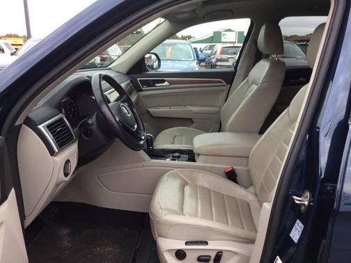 2018 Volkswagen Atlas 3.6L SEL Premium