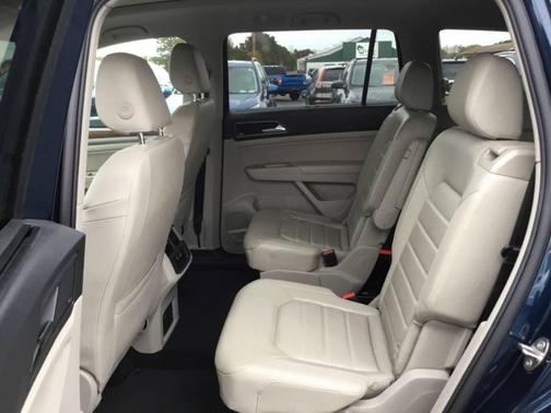 2018 Volkswagen Atlas 3.6L SEL Premium