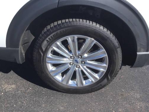 Star White Metallic Tri-Coat 2022 Ford Explorer Limited