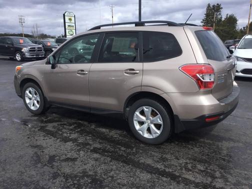 Tan 2014 Subaru Forester 2.5i Premium