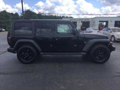 Black Clearcoat 2021 Jeep Wrangler Unlimited Sport Altitude