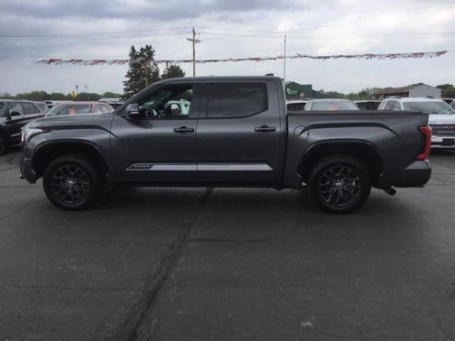 2022 Toyota Tundra Platinum