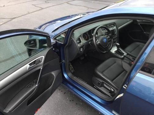 2017 Volkswagen Golf TSI Wolfsburg Edition 4-Door
