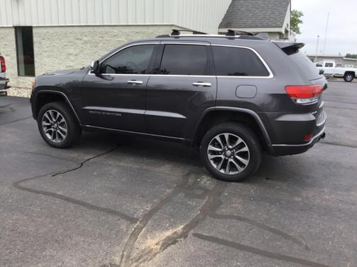 Photo 4 of 15 of 2018 Jeep Grand Cherokee Overland
