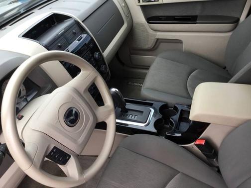 2010 Mazda Tribute i Sport