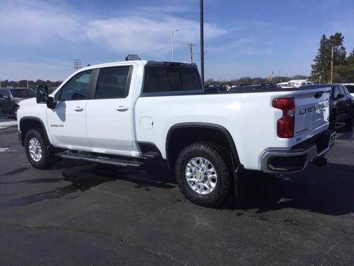 Summit White 2024 Chevrolet Silverado 2500 LT