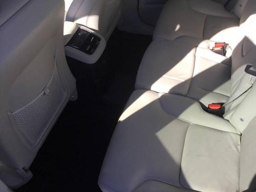 2022 Volvo XC90 Recharge Plug-In Hybrid T8 Inscription Expression 7 Passenger