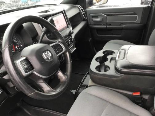 2022 RAM 2500 Big Horn Crew Cab 4x4 6'4' Box