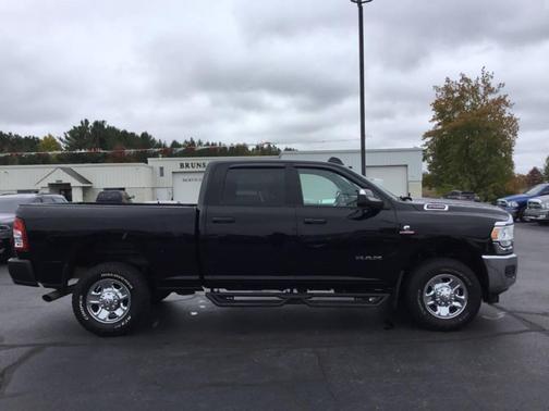 2022 RAM 2500 Big Horn Crew Cab 4x4 6'4' Box