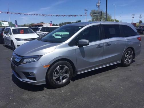 Lunar Silver Metallic 2018 Honda Odyssey Touring