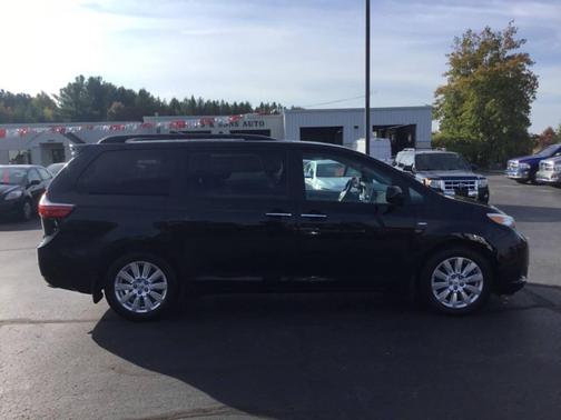 2017 Toyota Sienna XLE
