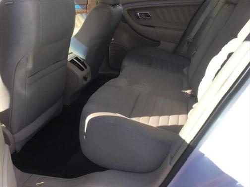 2017 Ford Taurus SE