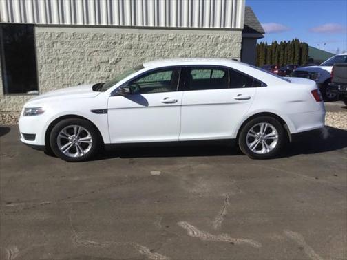 2017 Ford Taurus SE