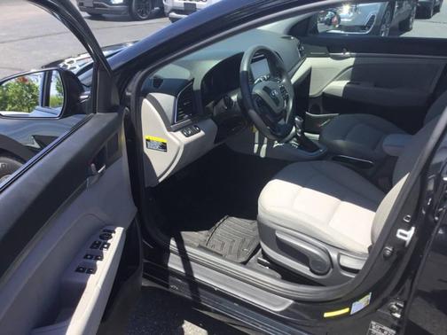 Phantom Black 2018 Hyundai ELANTRA SEL