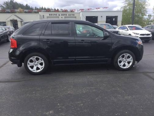 Tuxedo Black Metallic 2013 Ford Edge SE