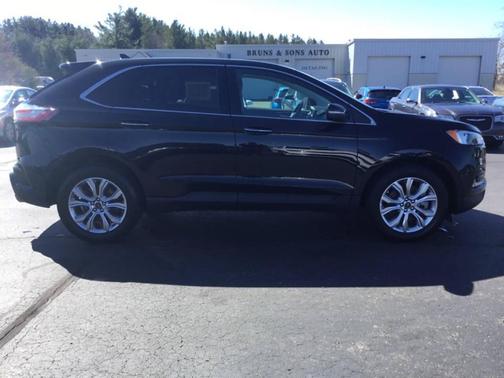 Agate Black Metallic 2024 Ford Edge Titanium