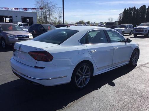 Pure White 2017 Volkswagen Passat 1.8T R-Line w/Comfort
