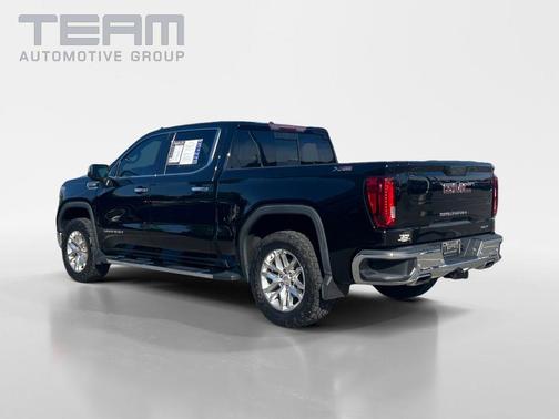 Onyx Black 2021 GMC Sierra 1500 SLT