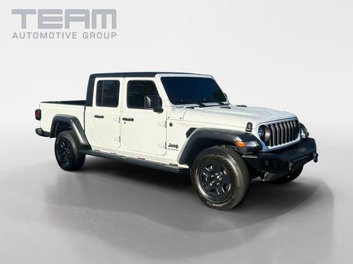 Bright White Clearcoat 2024 Jeep Gladiator Sport