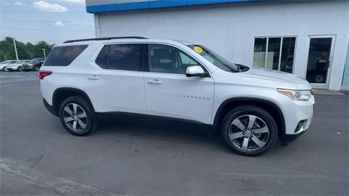 Photo 2 of 32 of 2021 Chevrolet Traverse LT Leather