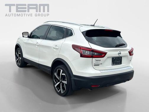 White 2022 Nissan Rogue Sport SL