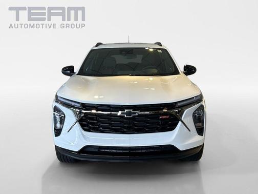 Summit White 2026 Chevrolet Trax 2RS