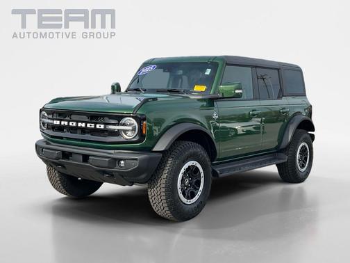 Green Metallic 2025 Ford Bronco Outer Banks