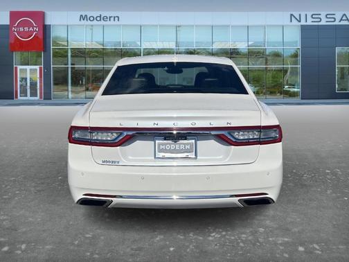 2018 Lincoln Continental Premiere