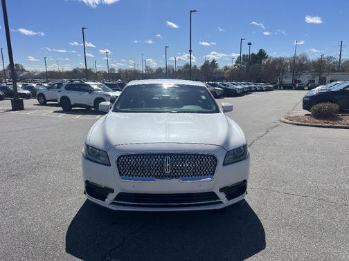 2018 Lincoln Continental Premiere