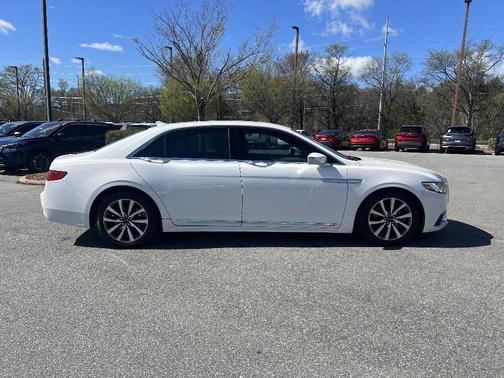 2018 Lincoln Continental Premiere