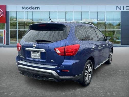 2017 Nissan Pathfinder SL