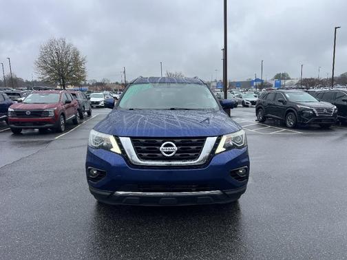 2017 Nissan Pathfinder SL