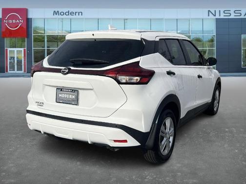 2022 Nissan Kicks S