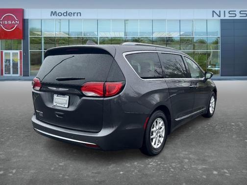 2020 Chrysler Pacifica Touring-L