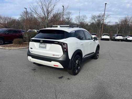 2025 Nissan Kicks SR