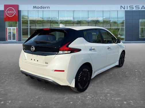White 2025 Nissan Leaf SV PLUS