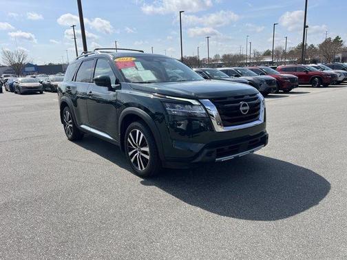 2024 Nissan Pathfinder Platinum